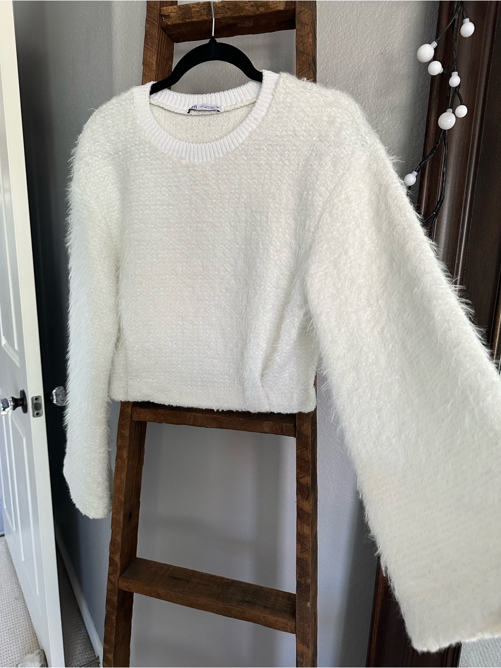Zara fuzzy eyelash cropped sweater, size small